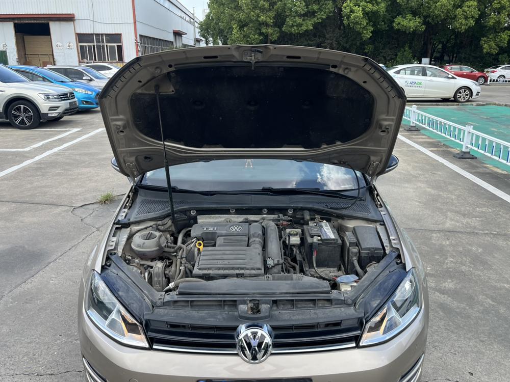 Volkswagen Golf 2017 car image #9
