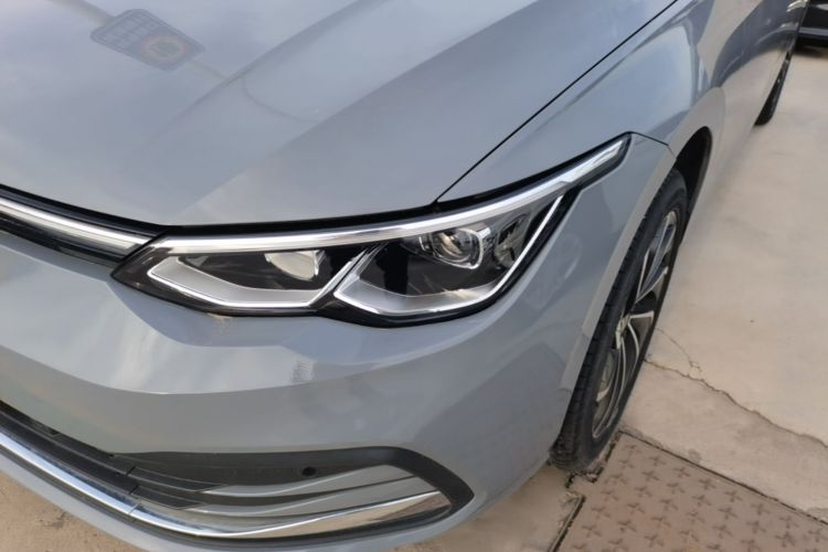 Volkswagen Golf 2022 car image #23