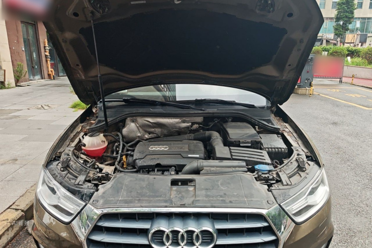 Audi Q3 2017 car image #22