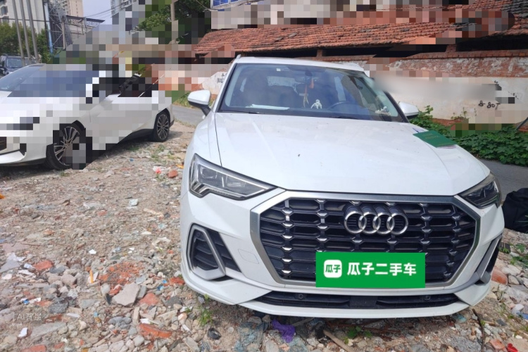 Audi Q3 2021 car image #8