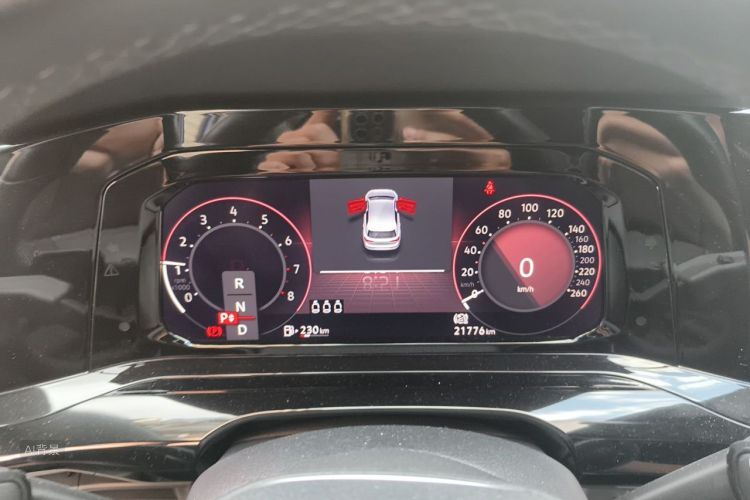 Volkswagen Golf 2021 car image #14