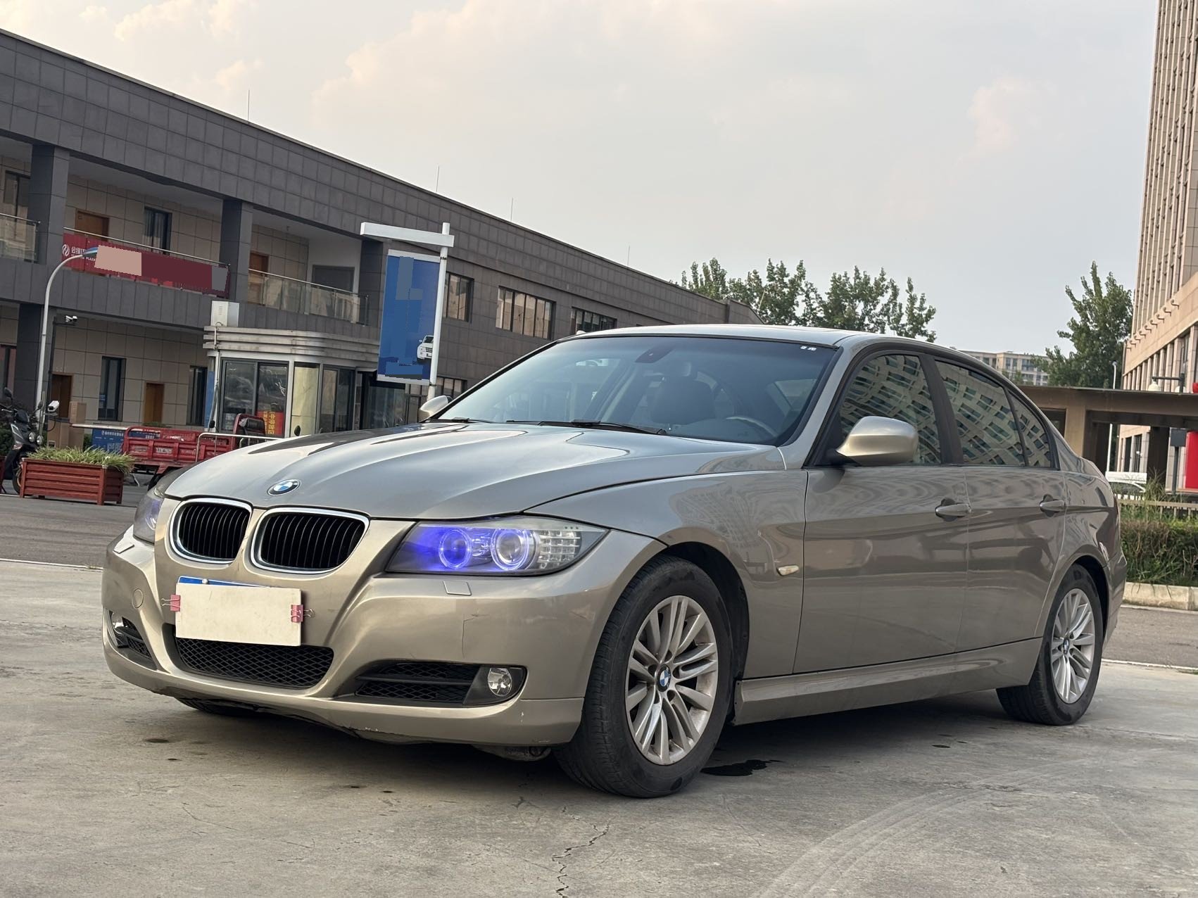 BMW 3 Series 2011 BMW 3 Series 2011 car image