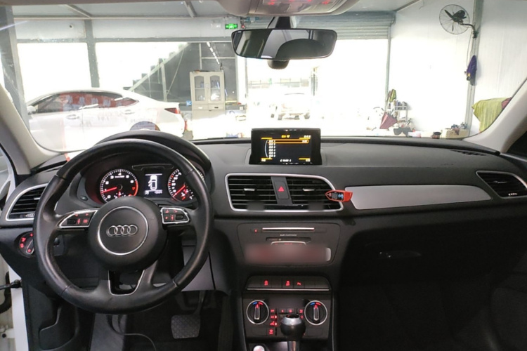 Audi Q3 2018 #10 Audi Q3 2018 car image #10