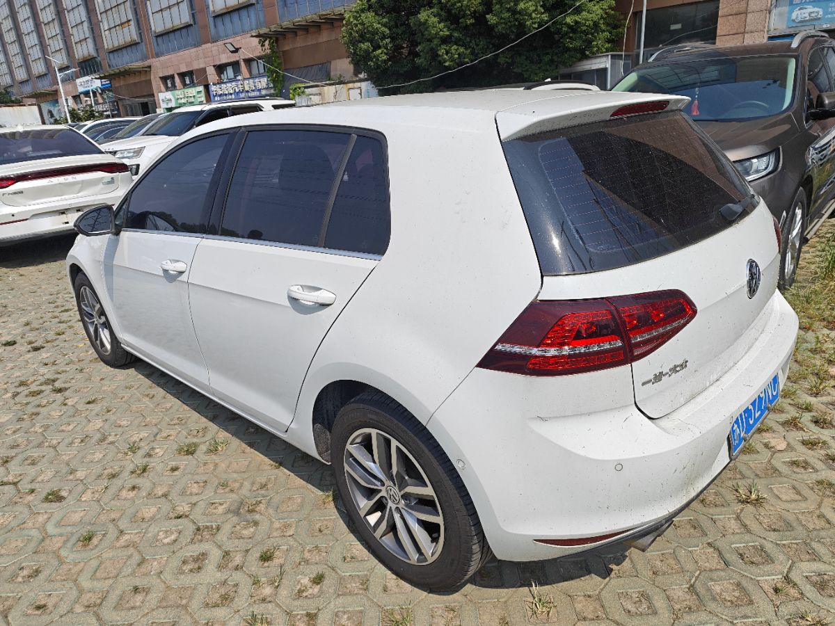 Volkswagen Golf 2017 car image #7
