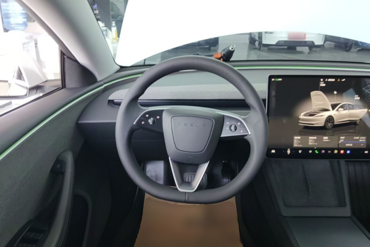 Tesla Model 3 2024 car image #15