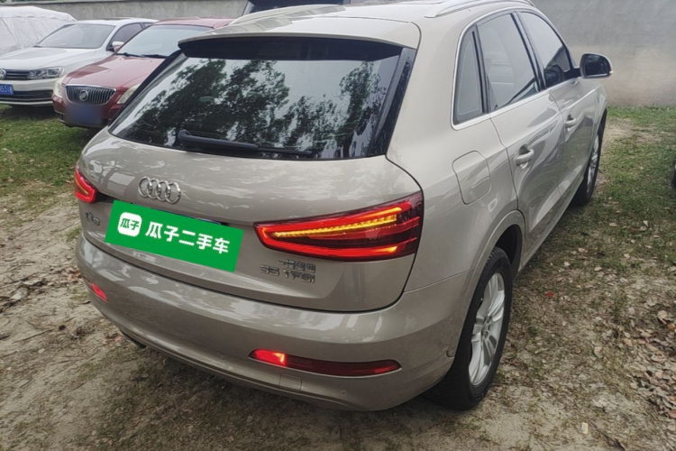 Audi Q3 2015 car image #7