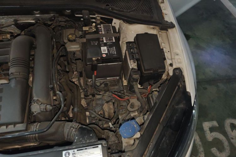Volkswagen Golf 2020 car image #25