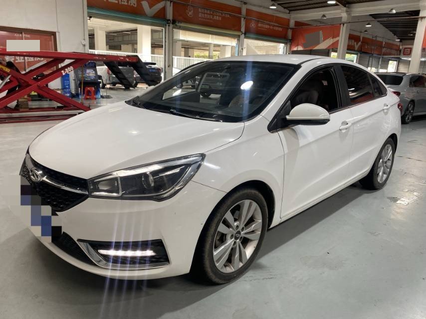 2019 immagine di auto 