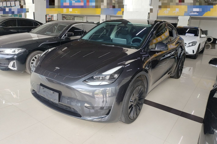 Tesla Model Y 2024 #2 Tesla Model Y 2024 car image #2