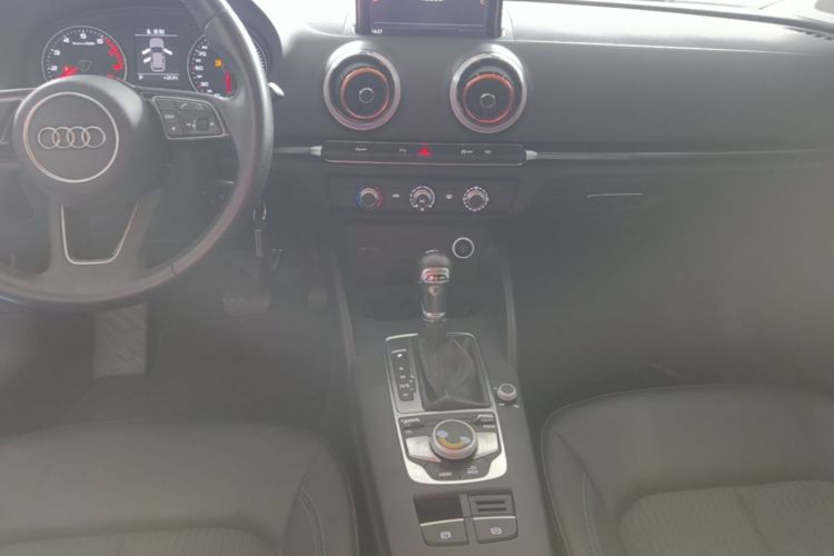 Audi A3 2019 car image #13