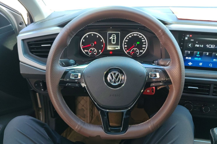 Volkswagen Polo 2020 car image #11