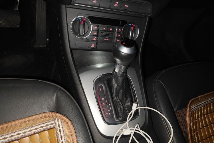 Audi Q3 2017 #14 Audi Q3 2017 car image #14