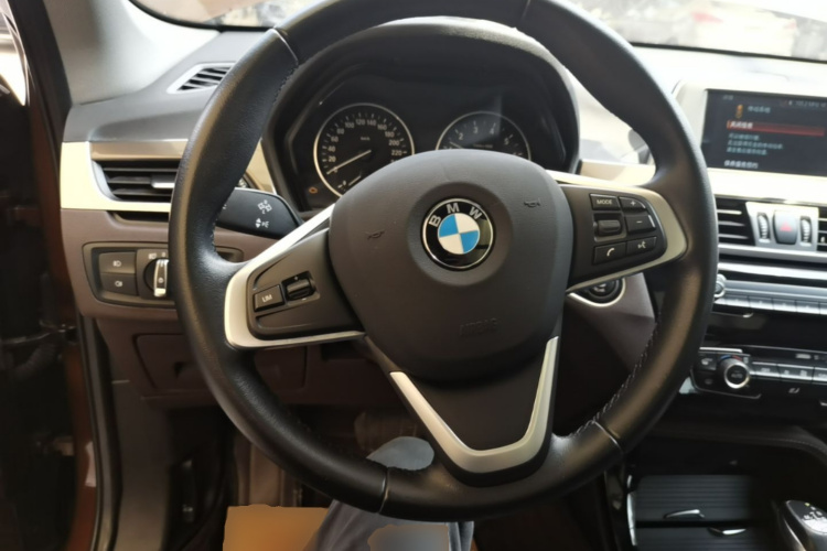 BMW X1 2019 car image #11