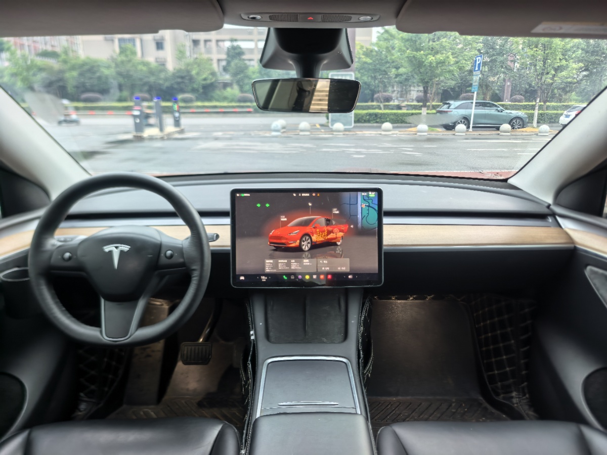 Tesla Model Y 2022 car image #4