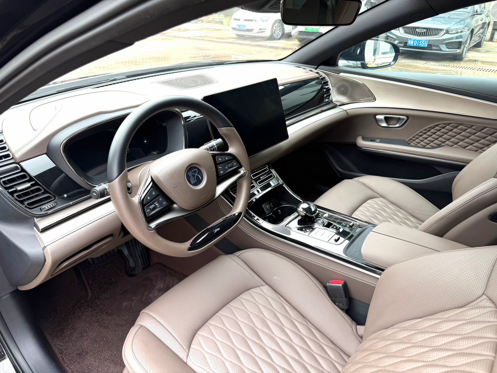 BYD Han 2024 car image #2