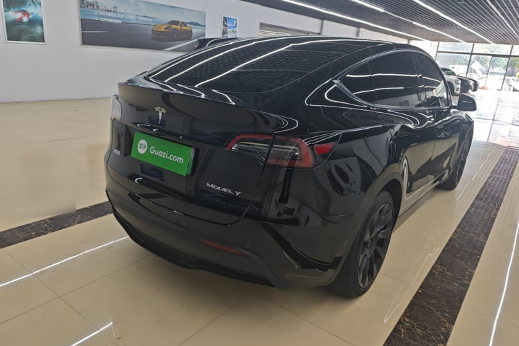 Tesla Model Y 2023 #7 Tesla Model Y 2023 car image #7
