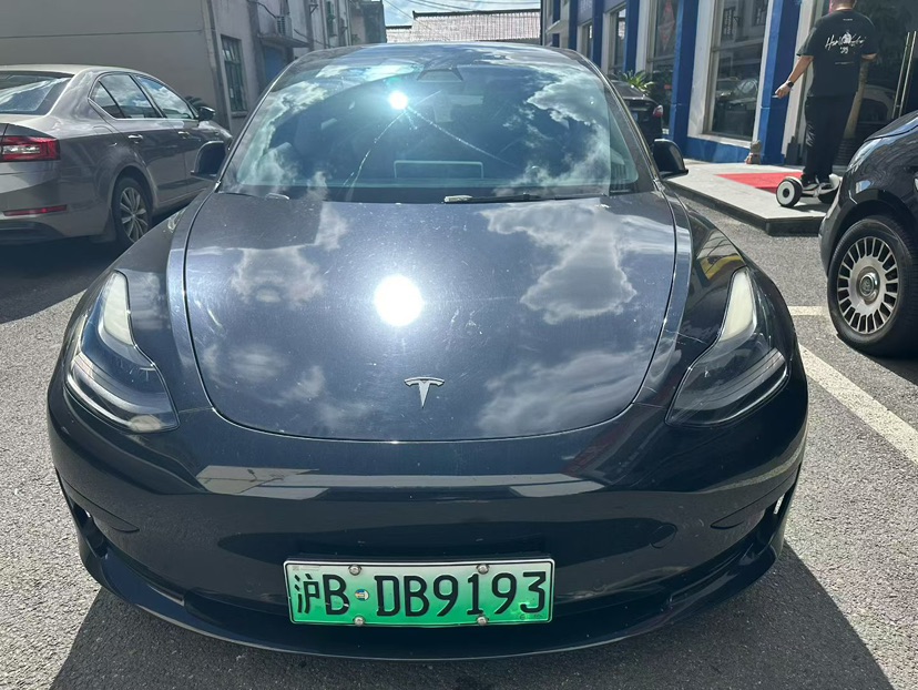 Tesla Model 3 2021 car image #2