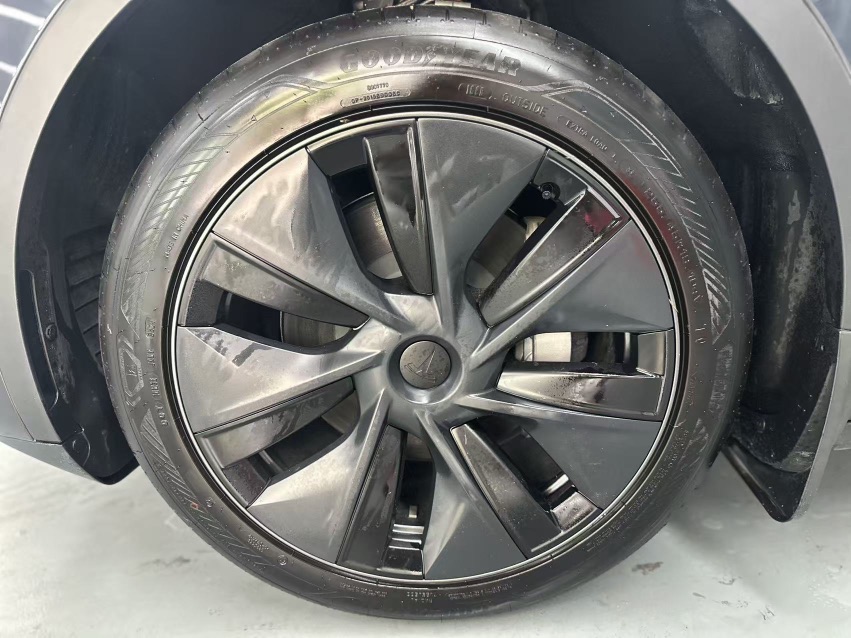 Tesla Model Y 2024 car image #7
