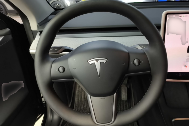 Tesla Model Y 2024 #11 Tesla Model Y 2024 car image #11