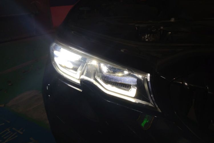 BMW 3 Series 2020 car image #8