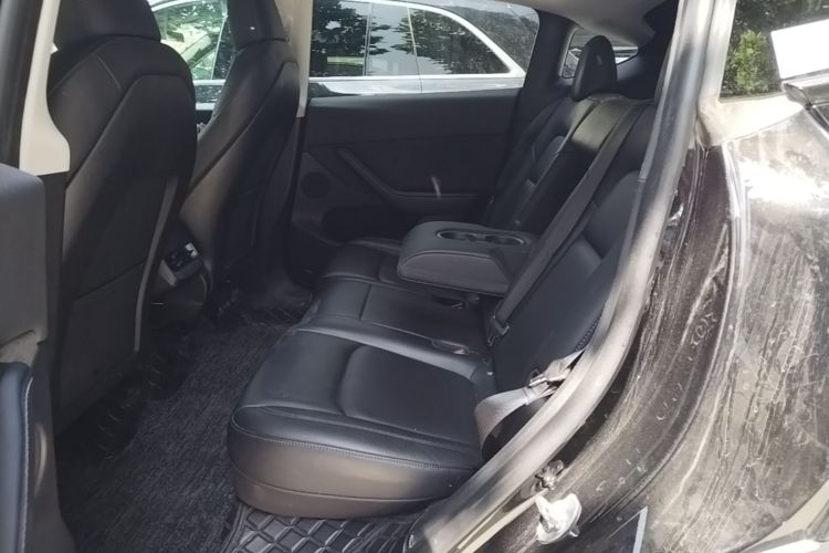 Tesla Model Y 2022 car image #17