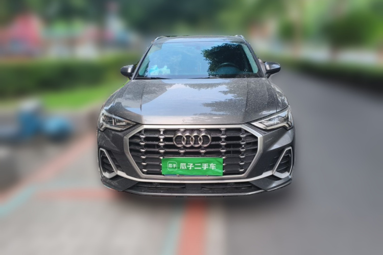 Audi Q3 2022 car image #3