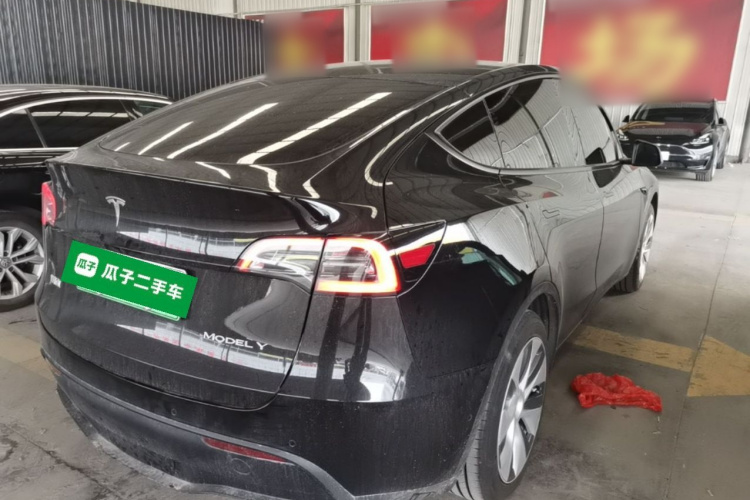 Tesla Model Y 2023 car image #7