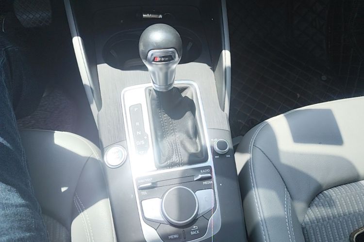 Audi A3 2018 car image #14