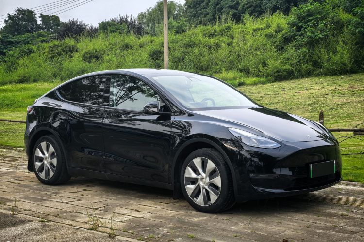 Tesla Model Y 2022 #4 Tesla Model Y 2022 car image #4