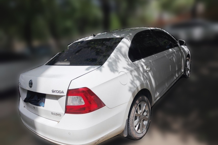 Skoda Rapid 2016 #5 Skoda Rapid 2016 image de voiture #5