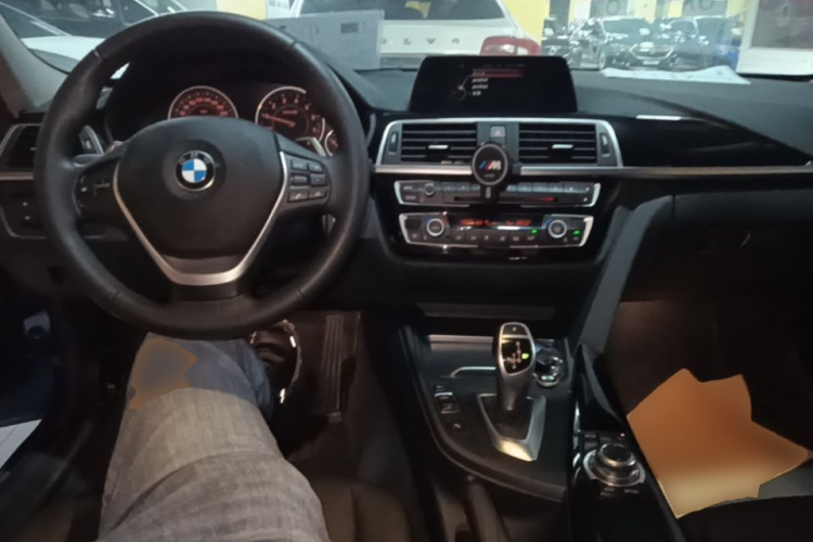BMW 3 Series 2017 #10 BMW 3 Series 2017 car image #10