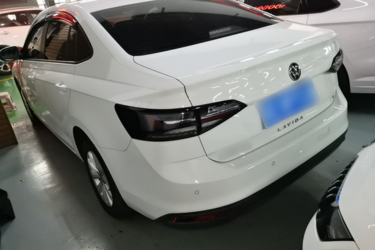 Volkswagen Lavida 2025 car image #7