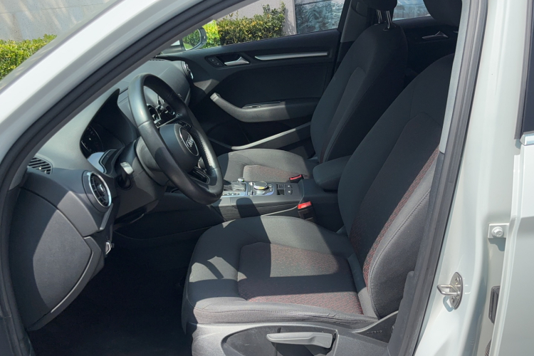 Audi A3 2019 car image #21