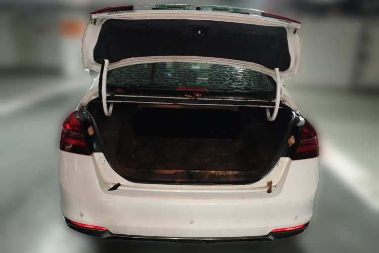 GEELY Emgrand 2020 car image #17