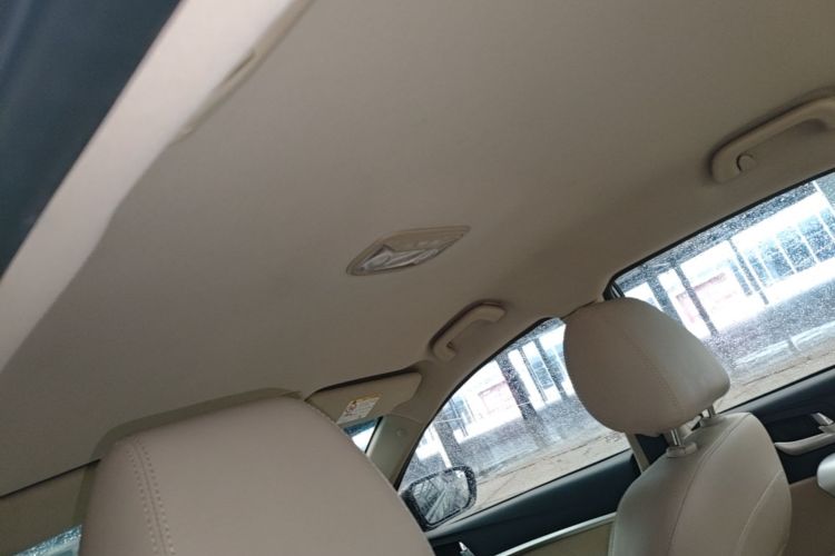 GEELY Emgrand 2018 car image #18