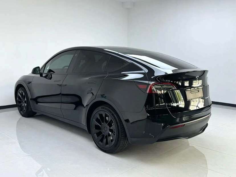 Tesla Model Y 2022 #5 Tesla Model Y 2022 car image #5