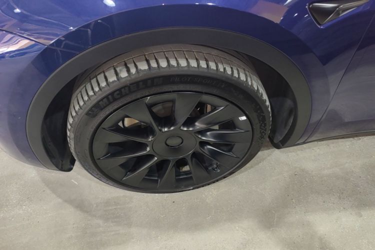 Tesla Model Y 2022 #9 Tesla Model Y 2022 car image #9