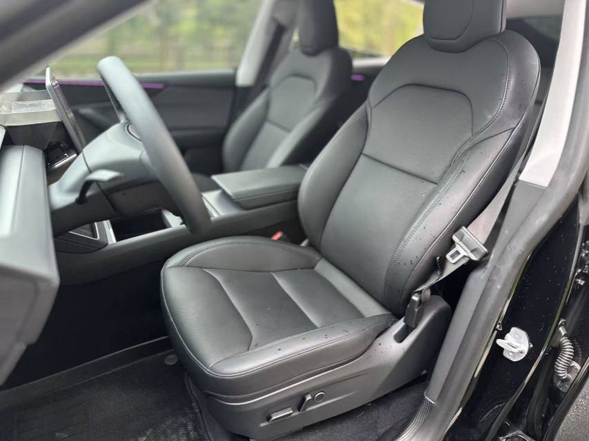 Tesla Model Y 2025 car image #4