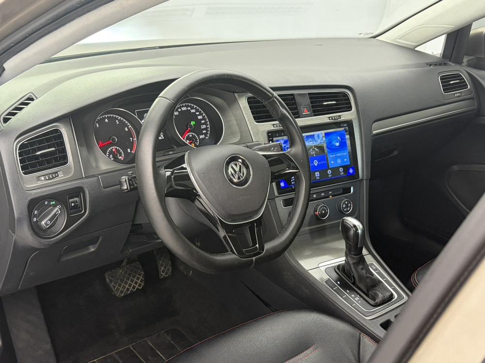 Volkswagen Golf 2015 car image #11