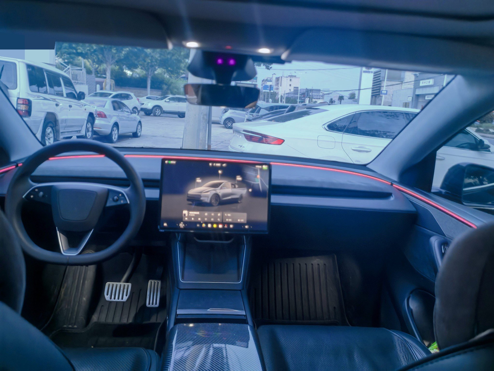 Tesla Model Y 2025 car image #7