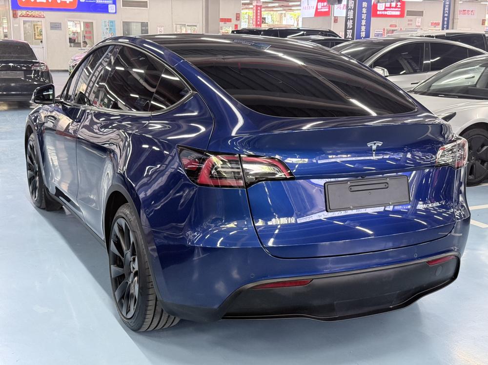 Tesla Model Y 2022 #4 Tesla Model Y 2022 car image #4