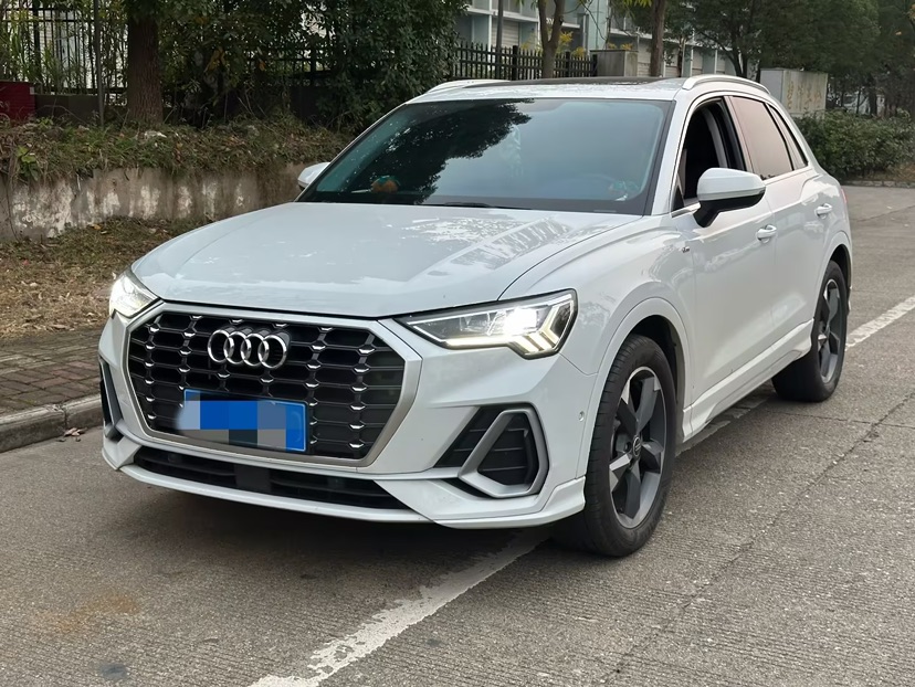 Audi Q3 2023 Audi Q3 2023 immagine di auto