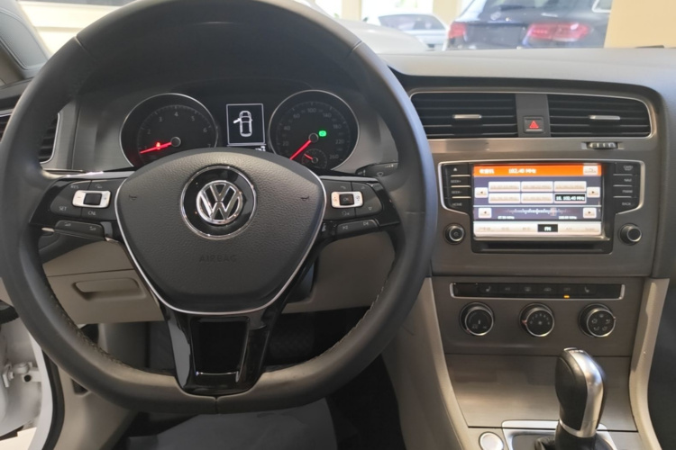 Volkswagen Golf 2016 car image #10