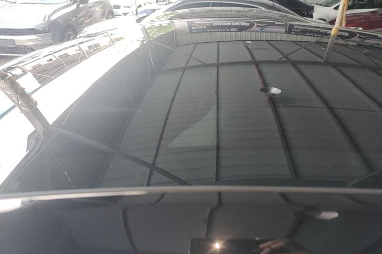 Tesla Model Y 2023 car image #22