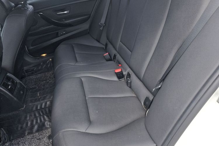 BMW 3 Series 2017 #17 BMW 3 Series 2017 car image #17