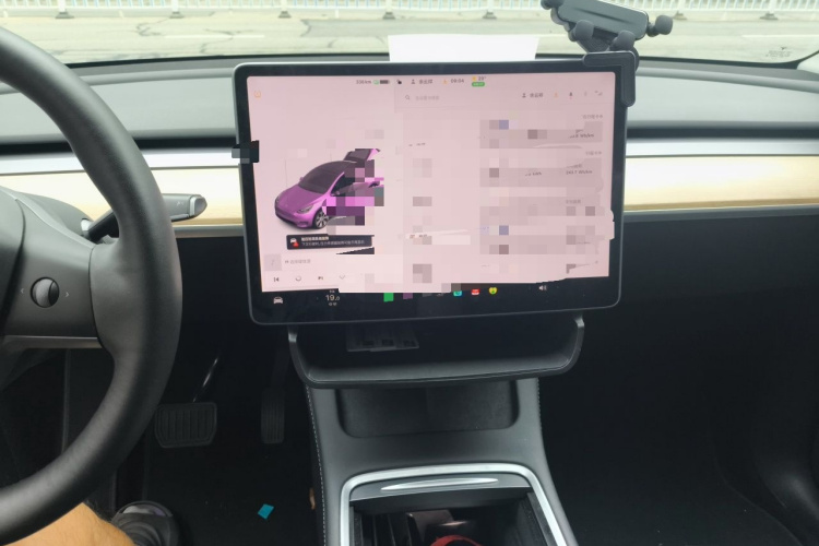 Tesla Model Y 2021 car image #16