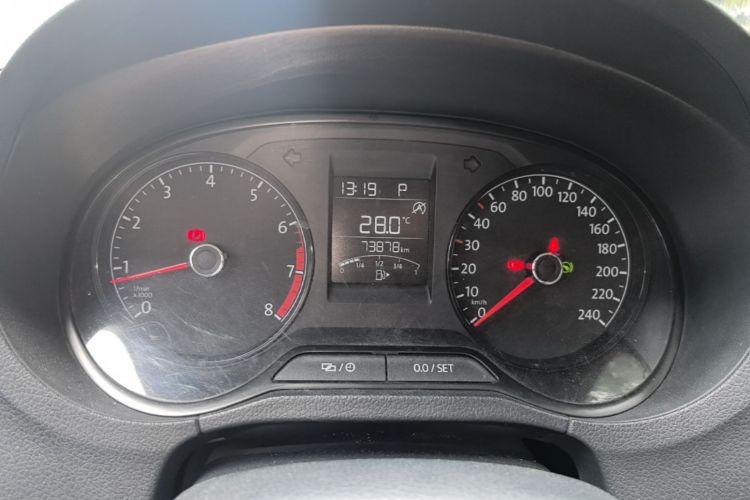 Volkswagen Polo 2018 car image #12