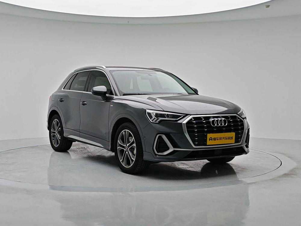 Audi Q3 2022 car image #3