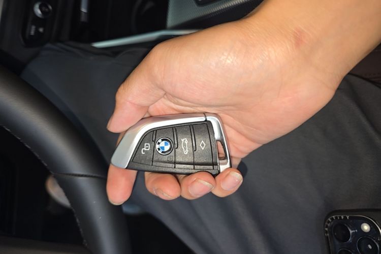 BMW 3 Series 2019 #9 BMW 3 Series 2019 car image #9