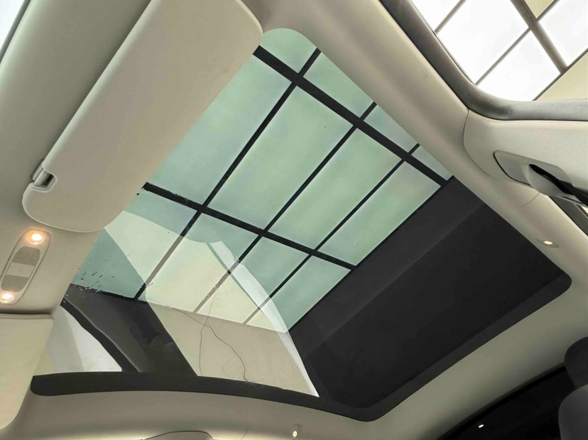Tesla Model Y 2022 car image #7